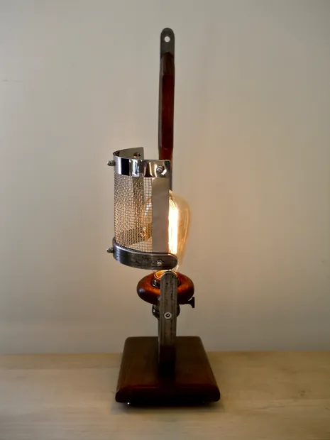 Cavalier lamp